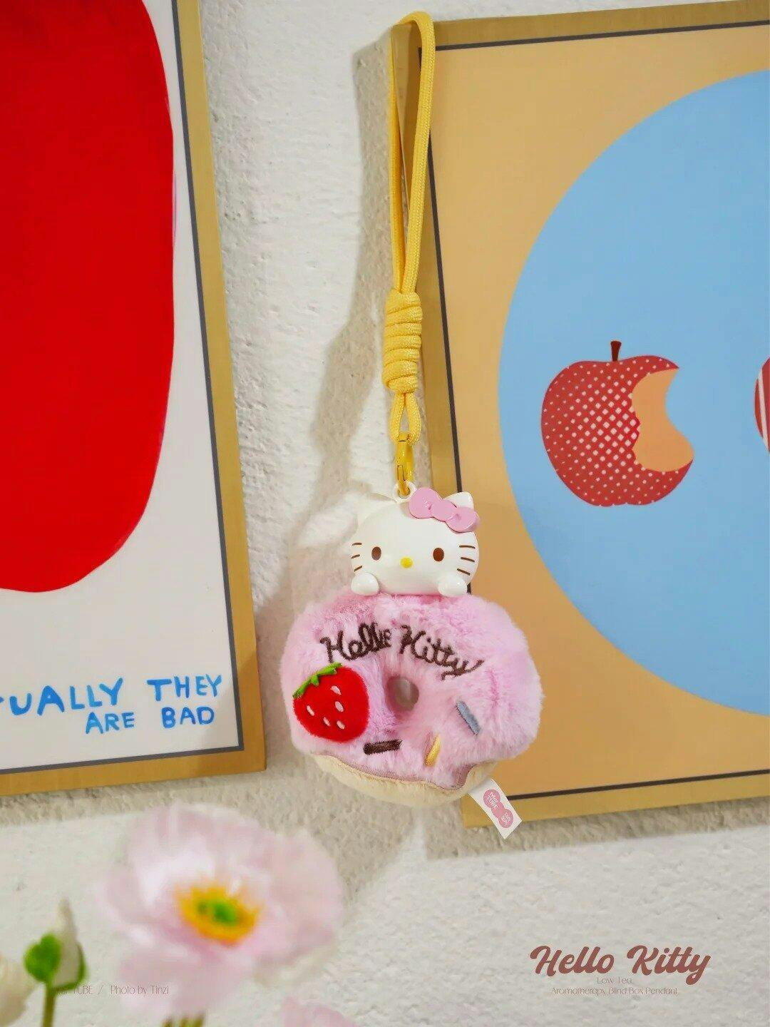Hello Kitty Afternoon Tea Aromatherapy Series Blind Box Pendant
